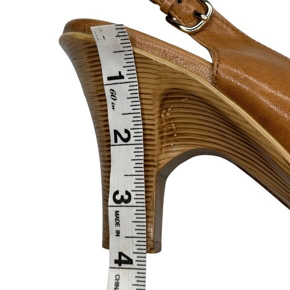 Sofft Women's Tan Sandals - Picture 9 of 15